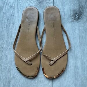 Dolce Vita tan flip flop. Size 6.5